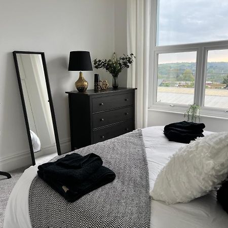 Heathcliff - 5 Bedroom House In Town Centre United Kingdom Buitenkant foto